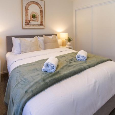 Central Sunny Perch 2 Bed 1 Bath Apartment Christchurch Exterior photo
