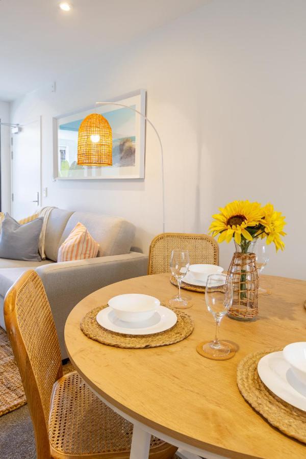 Central Sunny Perch 2 Bed 1 Bath Apartment Christchurch Exterior photo