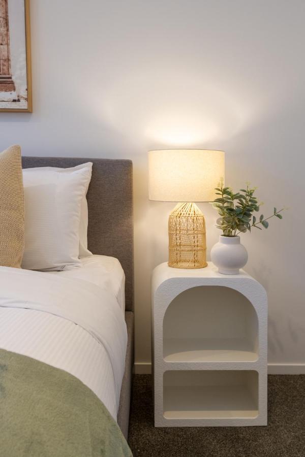 Central Sunny Perch 2 Bed 1 Bath Apartment Christchurch Exterior photo
